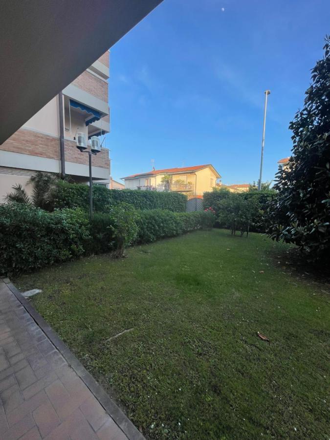 Viareggio Sabbia Bianca Apartment Ngoại thất bức ảnh